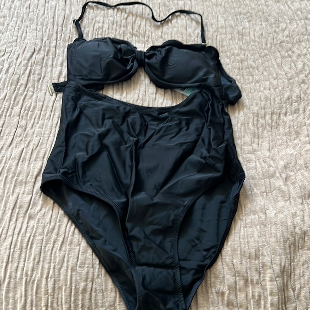 Women’s 1 piece size large cupshe bathing suit